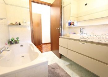bagno zona giorno - Terraced Villa Via E. de Marchi, Nerviano - photo 12