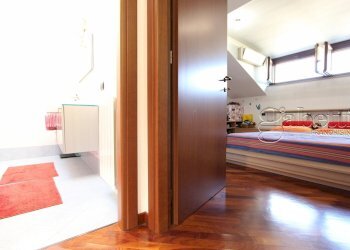 bagno e zona notte - Terraced Villa Via E. de Marchi, Nerviano - photo 15