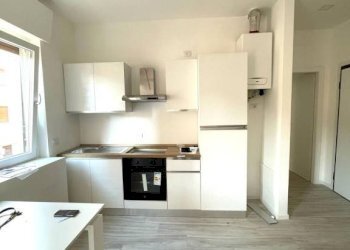 Cucina - Appartamento via Grazia Deledda, Brescia - foto 1