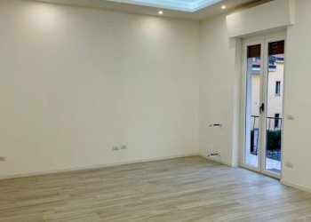 Sala da pranzo - Appartamento via Grazia Deledda, Brescia - foto 27