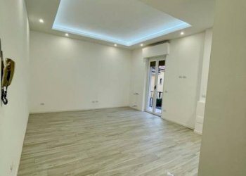 Soggiorno - Appartamento via Grazia Deledda, Brescia - foto 30