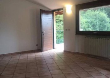 Soggiorno - Three-room apartment via Giuseppe Garibaldi, Villa Carcina - photo 4