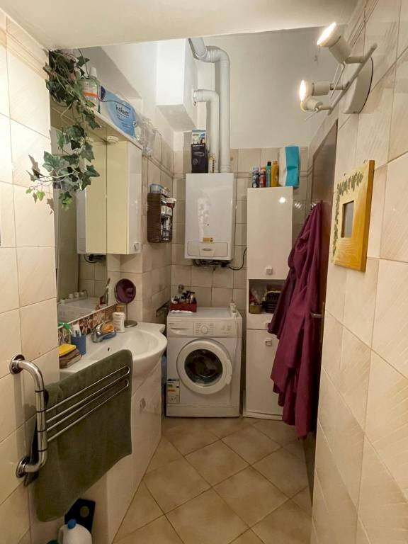 Bagno - One-room apartment via del Borgo di San Pietro, 17, Bologna (neighborhood Irnerio) - photo 2