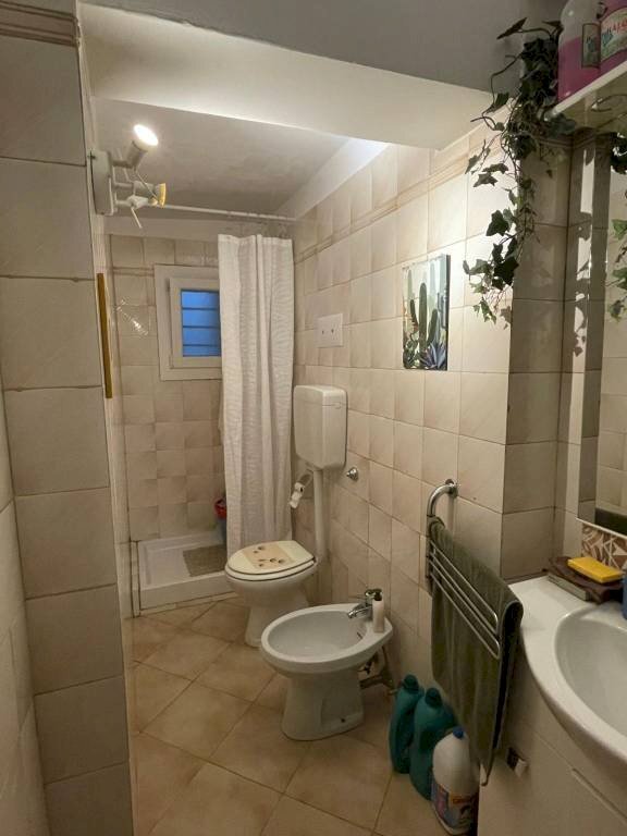 Bagno - One-room apartment via del Borgo di San Pietro, 17, Bologna (neighborhood Irnerio) - photo 3