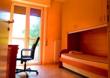 Camera da letto - Appartamento viale Osacca, 2AA, Parma (zona Pablo) - foto 9