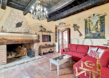 Rustico Via Frassi, Arce - foto 2