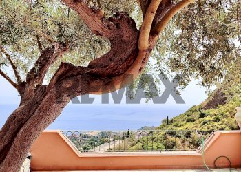 Vista dell\'acqua - Quadrilocale Via Branco
 
4, Taormina - foto 2