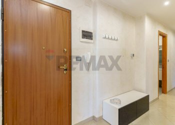 Hall / corridoio - Trilocale Via Etnea
194, Gravina di Catania - foto 14