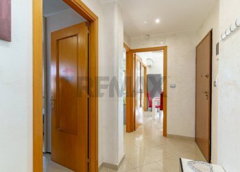 Hall / corridoio - Trilocale Via Etnea
194, Gravina di Catania - foto 16