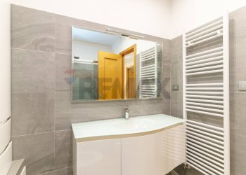 Bagno - Trilocale Via Etnea
194, Gravina di Catania - foto 22
