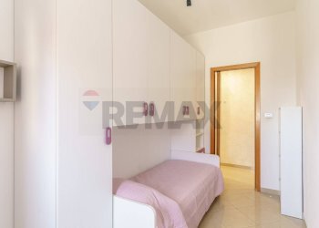 Cameretta o studio - Trilocale Via Etnea
194, Gravina di Catania - foto 26
