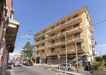 Edificio all\'aperto - Trilocale Via Etnea
194, Gravina di Catania - foto 36