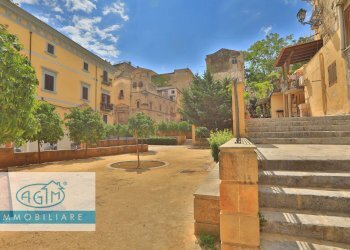 Foto 3 - Appartamento Piazza Santissimi Quaranta Martiri Alla Guilla
 
11, Palermo - foto 3