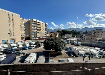 Edificio all\'aperto - Casa semi indipendente Via Umberto Maddalena
 
68, Palermo - foto 10