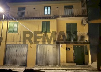 Edificio all\'aperto - Quadrilocale via antonio Amore
 
13/a, Pozzallo - foto 1