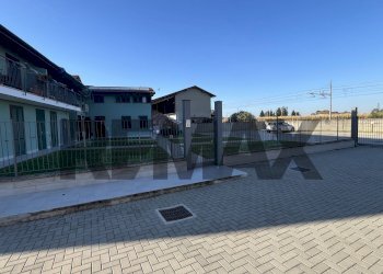 Edificio all\'aperto - Trilocale Gioovanni Magistrini
 
48, Momo - foto 5