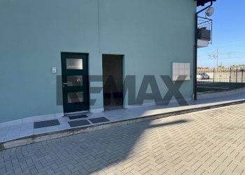 Edificio all\'aperto - Trilocale Gioovanni Magistrini
 
48, Momo - foto 47