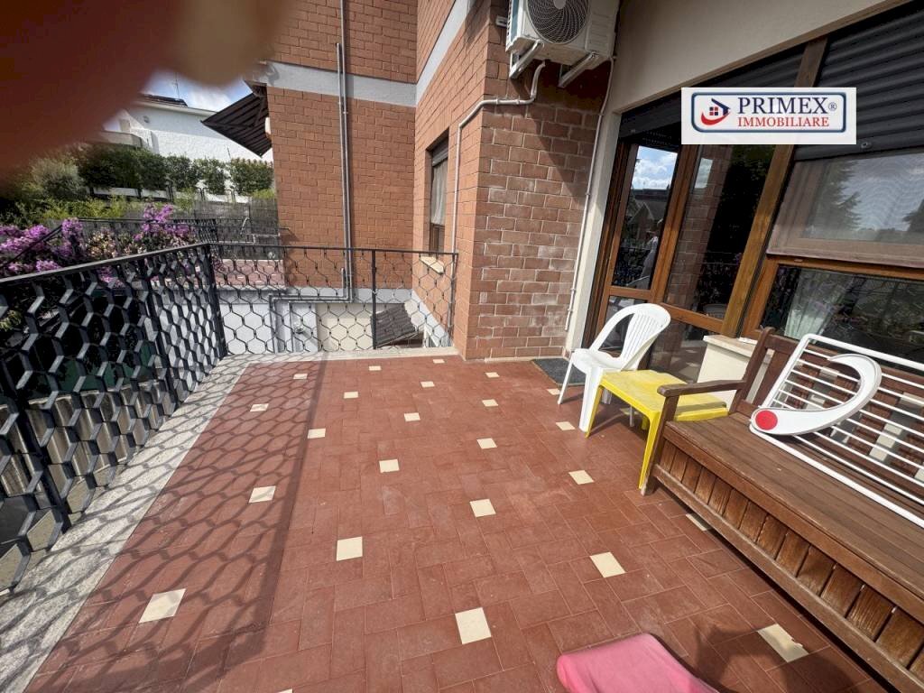 Terrazzo - Appartamento via Edgardo Negri, Roma (zona Villaggio Azzurro) - foto 3