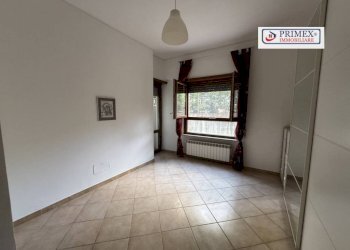 Camera da letto - Appartamento via Edgardo Negri, Roma (zona Villaggio Azzurro) - foto 27