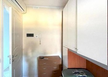 Camera da letto - One-room apartment via del Risorgimento, 18-30, Brescia - photo 20