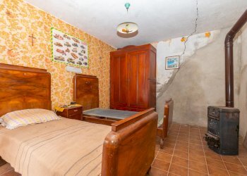 Semi-detached house via montescotto, SNC, Barge - photo 14