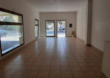 negozio - Negozio via Anfiteatro, 35, Mosciano Sant'Angelo - foto 1