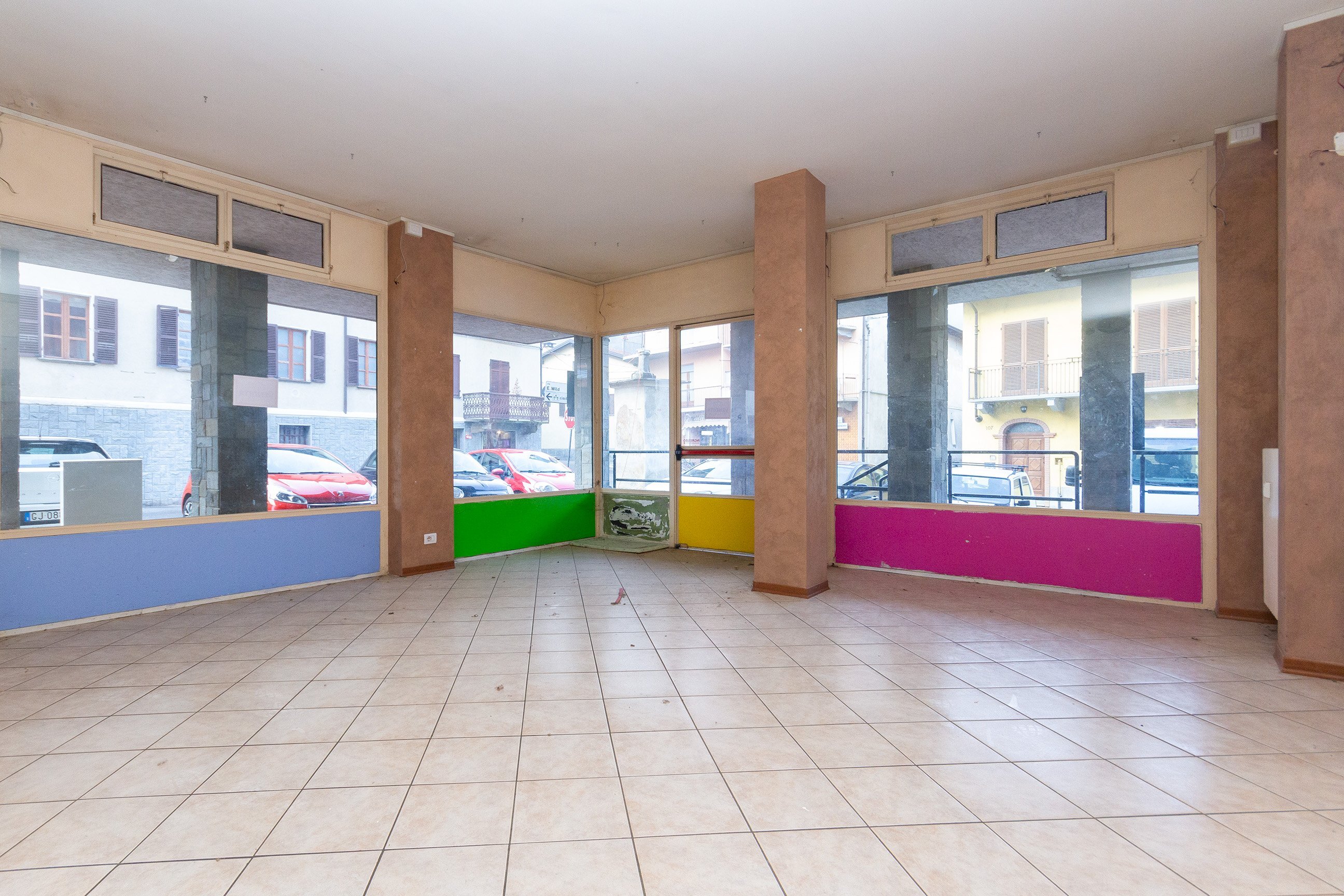 Locale Commerciale Via Umberto I, 2, Piasco - foto 2