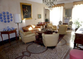 salotto - Appartamento corso Magenta, 31, Genova - foto 3