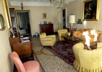 salotto - Appartamento corso Magenta, 31, Genova - foto 7