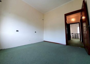 Camera da letto - Appartamento via Sardorella, 53, Genova (zona Bolzaneto) - foto 10