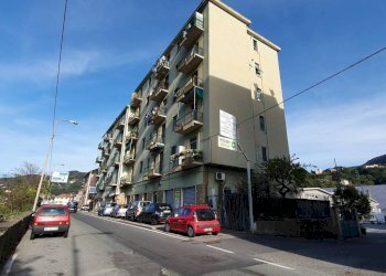 Facciata - Appartamento via Sardorella, 53, Genova (zona Bolzaneto) - foto 12