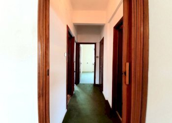 Corridoio - Appartamento via Sardorella, 53, Genova (zona Bolzaneto) - foto 14