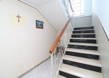 scale accesso primo piano - Casa indipendente Via Pignari, 5, Saluzzo - foto 21