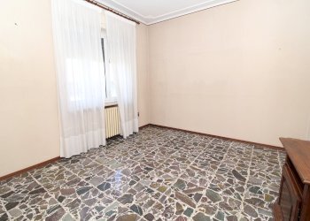 seconda camera da letto - Casa indipendente Via Pignari, 5, Saluzzo - foto 27