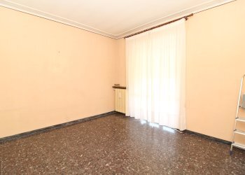 prima camera da letto - Casa indipendente Via Pignari, 5, Saluzzo - foto 33