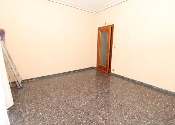 prima camera da letto - Casa indipendente Via Pignari, 5, Saluzzo - foto 35