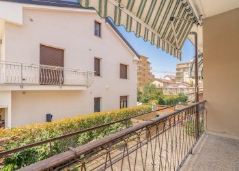 balcone seconda camera da letto - Independent house Via Pignari, 5, Saluzzo - photo 42