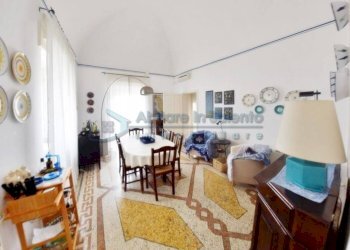 Salone - Casa indipendente Gagliano del Capo - foto 4