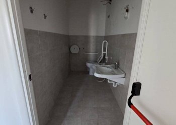 Bagno - Capannone via Trieste, 4, Pomezia - foto 8