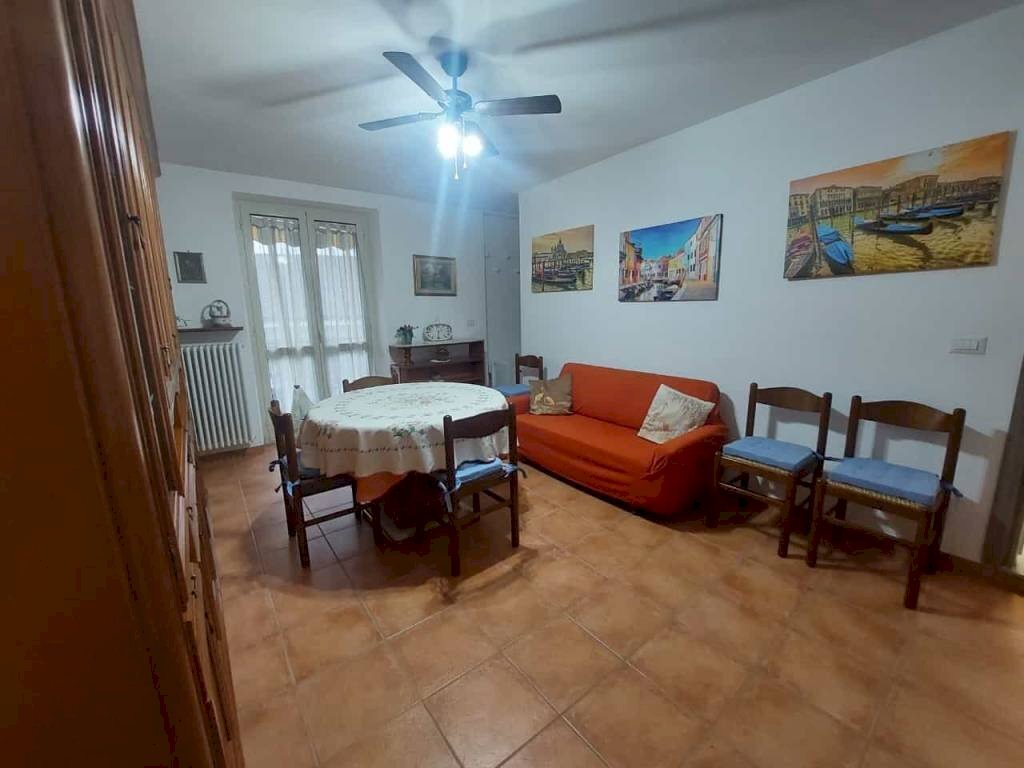 Salone - Villa via Borgonuovo, Azzano d'Asti - foto 3