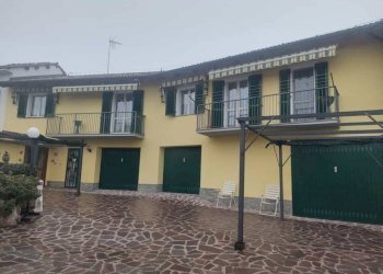 Facciata - Villa via Borgonuovo, Azzano d'Asti - foto 1
