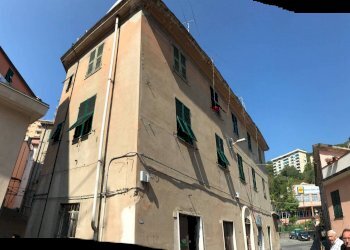 palazzina - Shop Passo Bascione, Genova (neighborhood Marassi) - photo 1