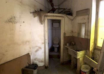 servizi igienici - Shop Passo Bascione, Genova (neighborhood Marassi) - photo 6