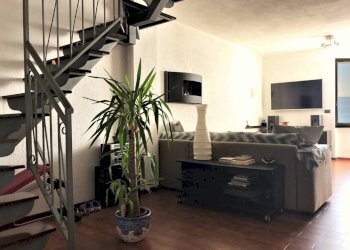 accesso al piano sup - Appartamento Genova - foto 15