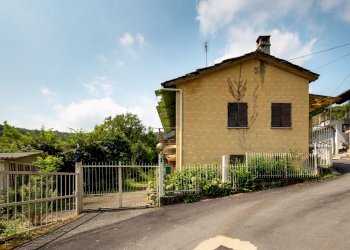 Independent house Via Bassa, 7, Bagnolo Piemonte - photo 1