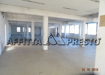 Attività Commerciale Via Romana, Lucca - foto 2