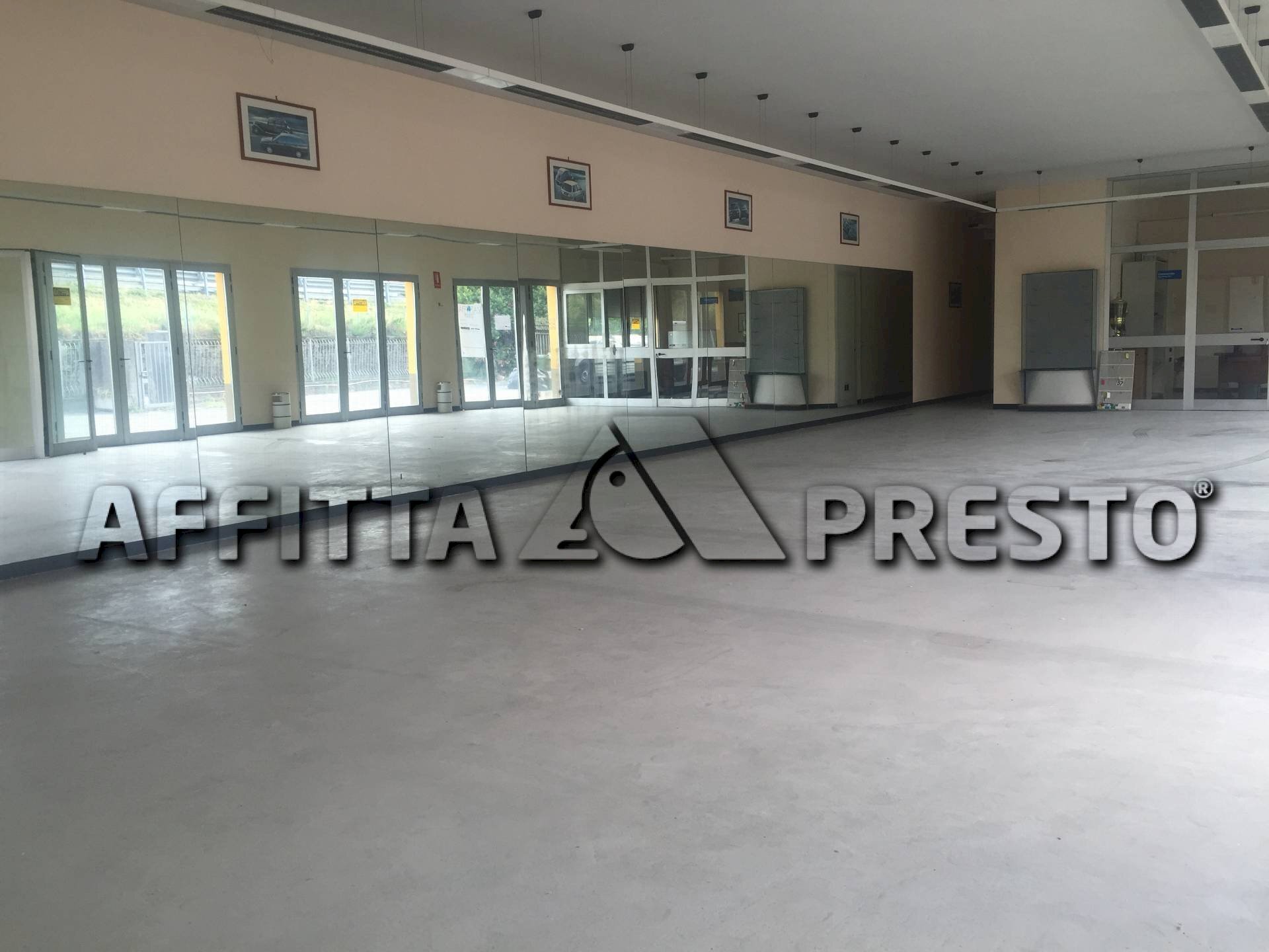 Commercial Activity via della chiesa xxxii, Lucca (neighborhood San Concordio Contrada) - photo 1