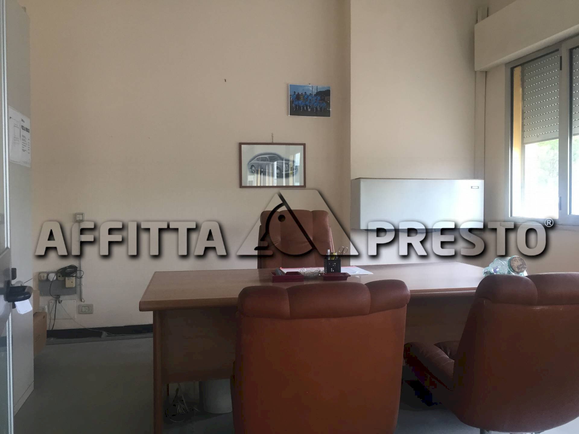 Commercial Activity via della chiesa xxxii, Lucca (neighborhood San Concordio Contrada) - photo 3