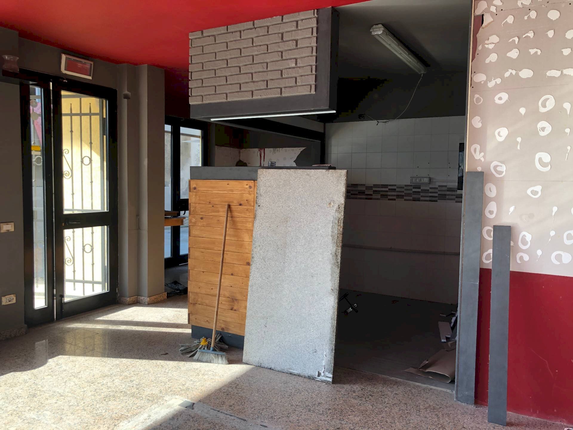 Commercial Activity via aurelia, Viareggio - photo 3