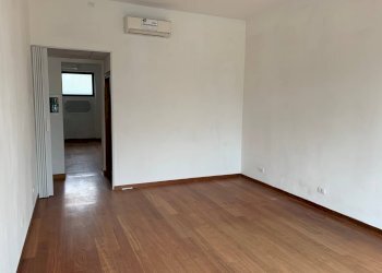 Commercial Activity via della madonnina, Capannori - photo 1